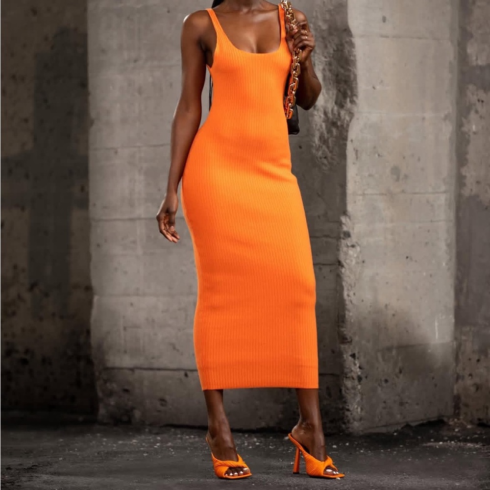 By Egreis Laura Scoop Neck Sleeveless Bodycon Dress in Rust